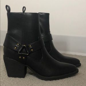 Forever 21 Black Boots Size 6